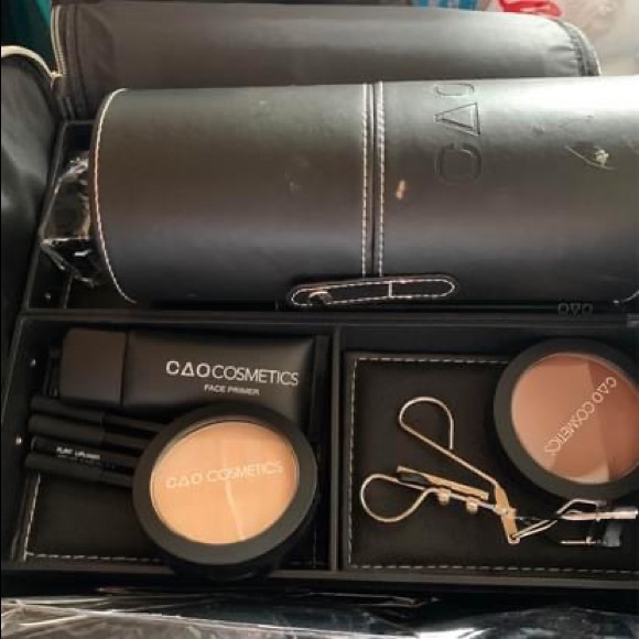 CAO Cosmetic - Professional Makeup Kit - Picture 2 of 4